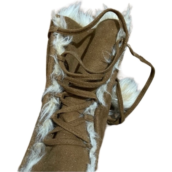 JESSICA SIMPSON || Slippers | Warm Faux Fur Indoor Boot Slippers || size M (7-8) - Picture 6 of 7